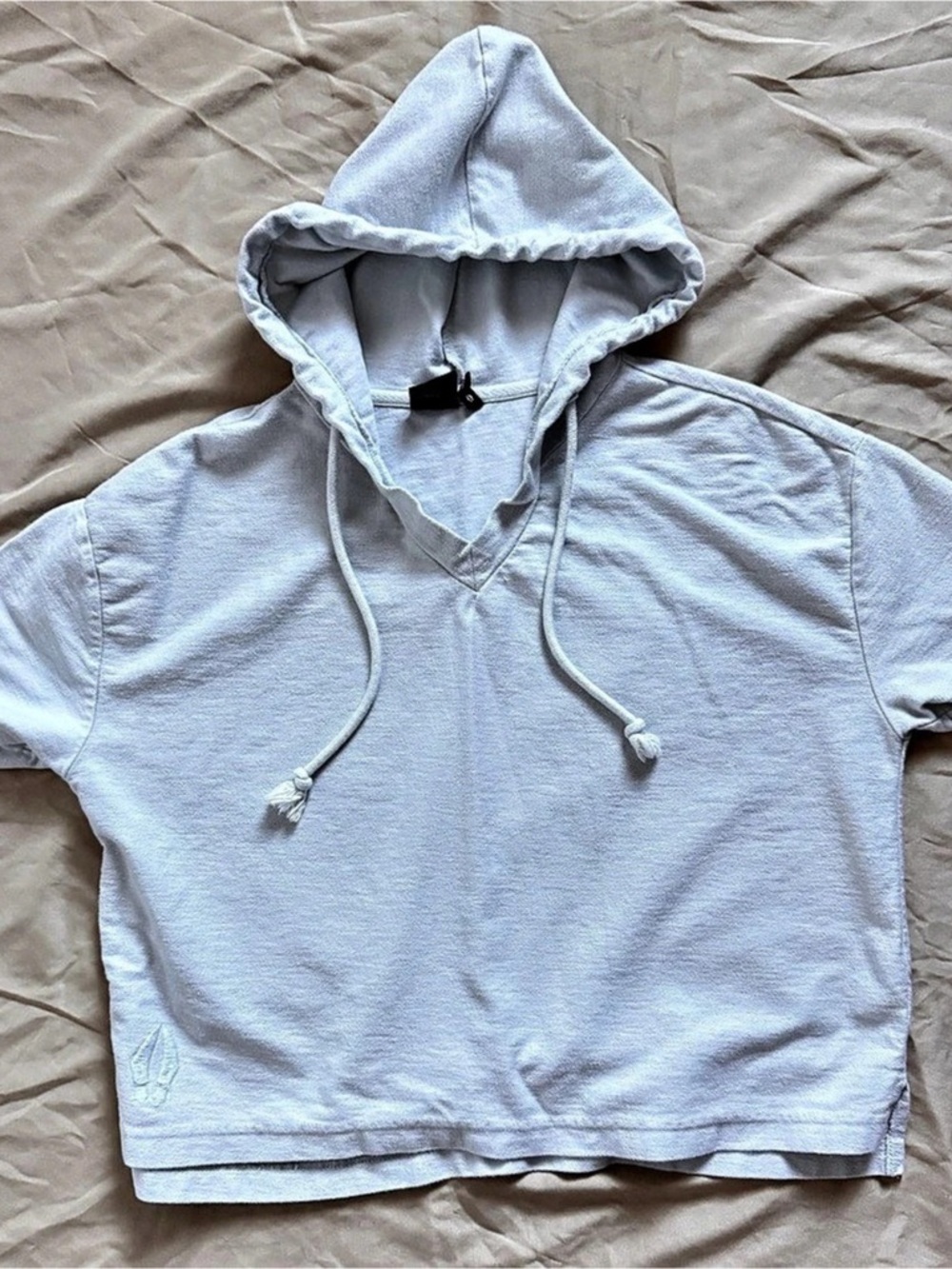 beardedgoat Women's Drift Hoodie Short Sleeve Light Blue Size Extra Small
